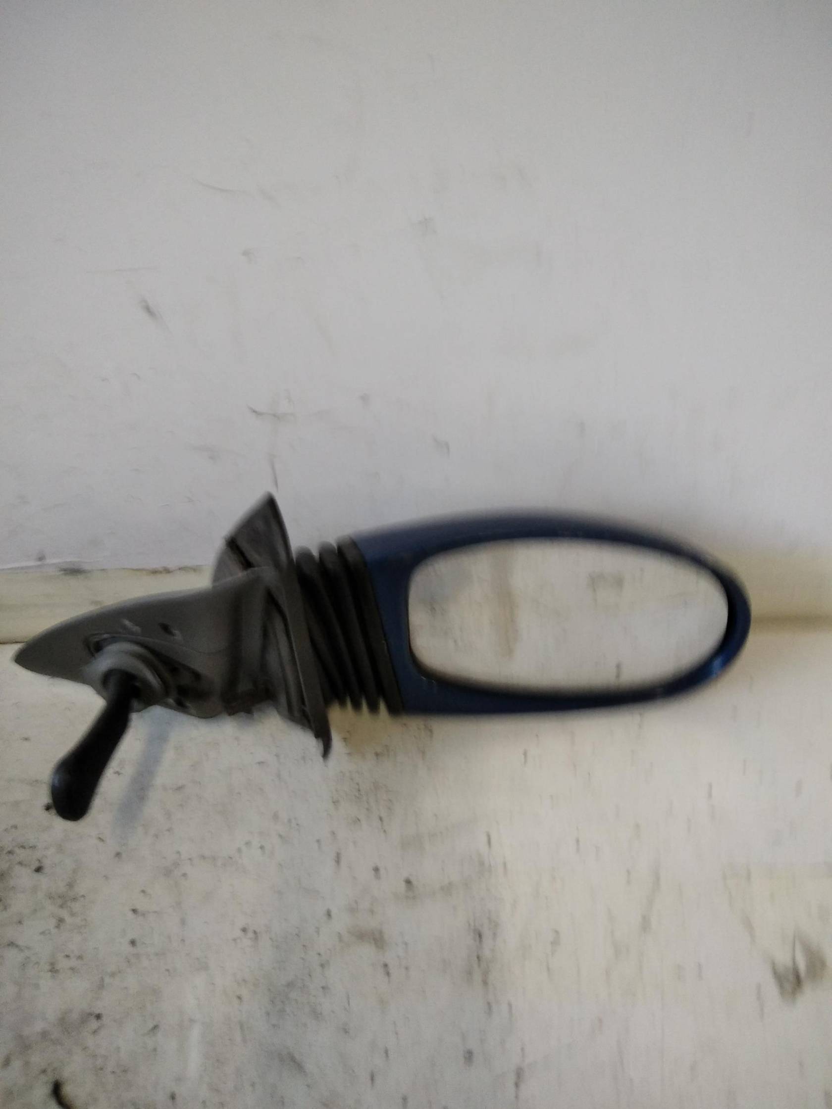 Retrovisore est. dx.